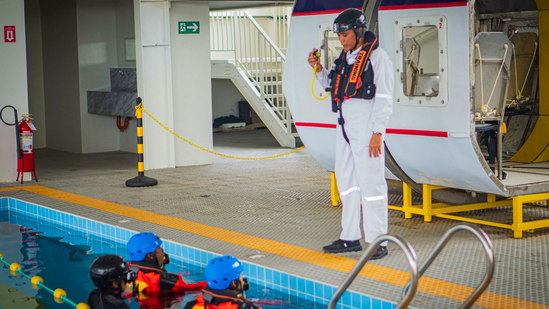 COMPASS Offshore poolside HUET instruction