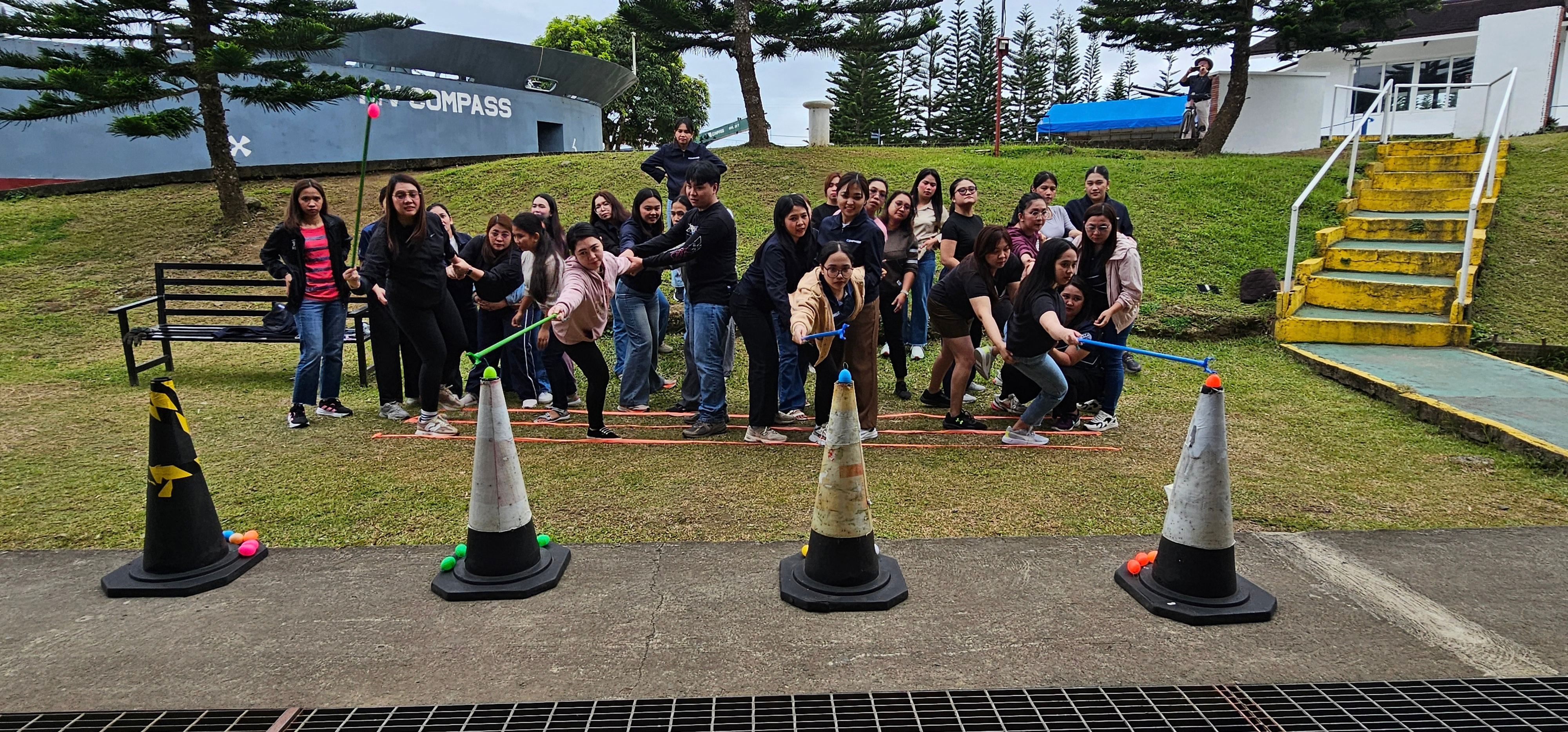 PeopleSkills outdoor formation and teamwork activity